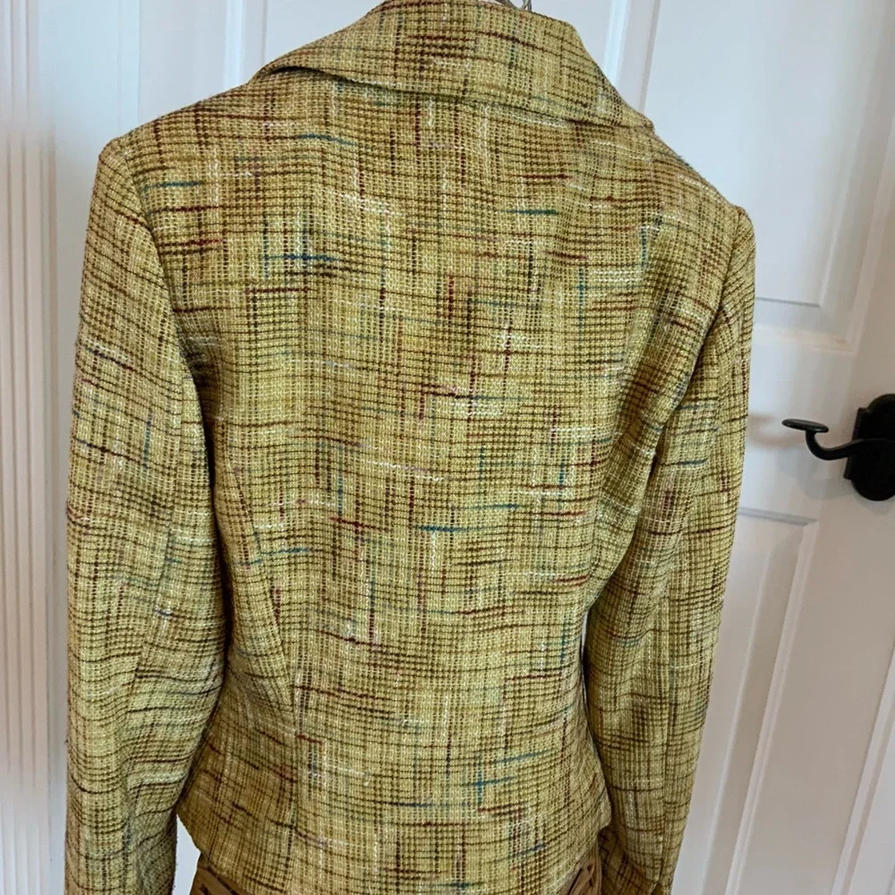 Blazer - Picture 2 of 2